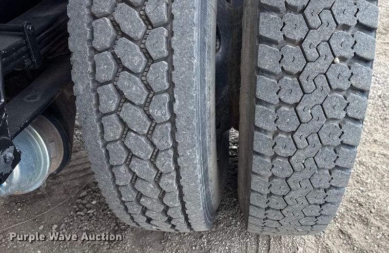 image for item NU9668 2004 Sterling L-Line water truck