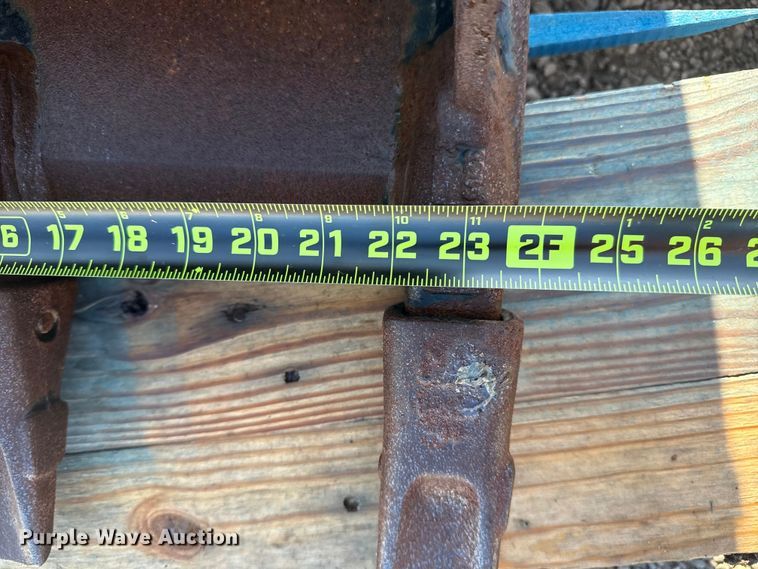 image for item NU9671 Excavator bucket