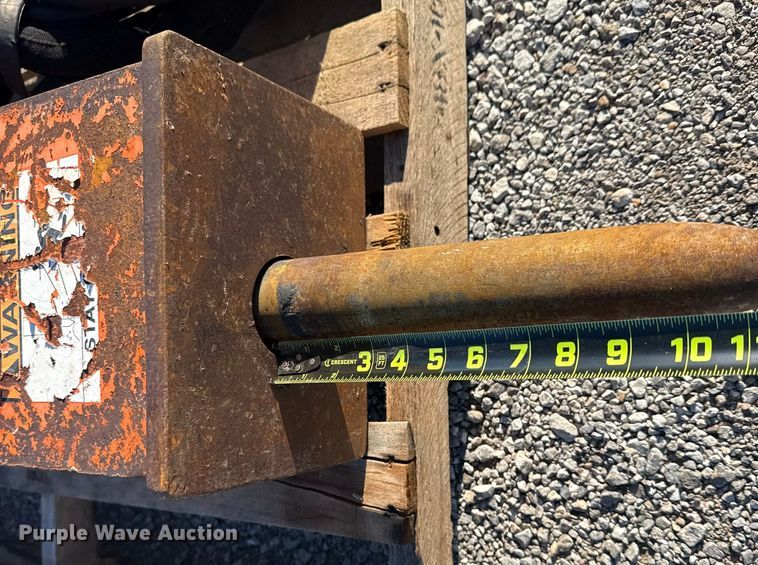 image for item NU9673 NPK GH-1 breaker