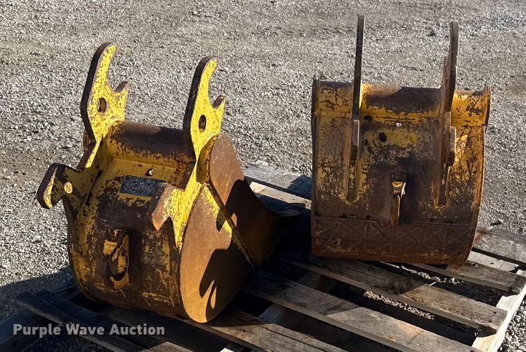 image for item NU9674 (2) buckets