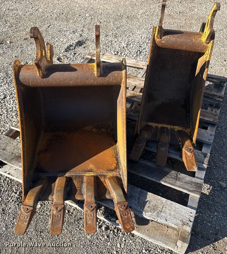 image for item NU9674 (2) buckets