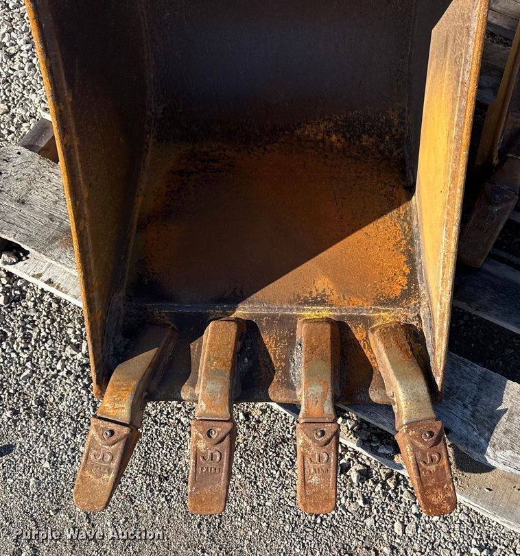 image for item NU9674 (2) buckets