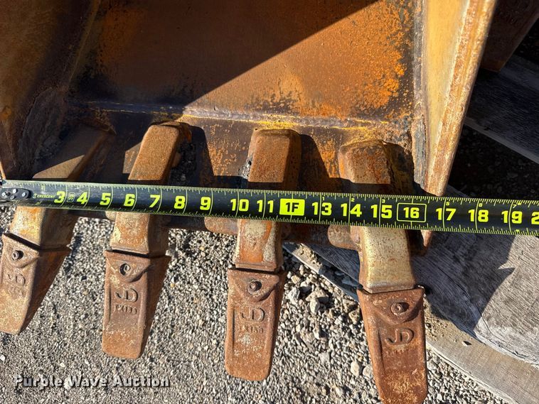 image for item NU9674 (2) buckets