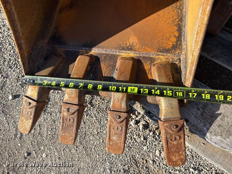 image for item NU9674 (2) buckets