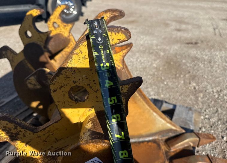 image for item NU9674 (2) buckets