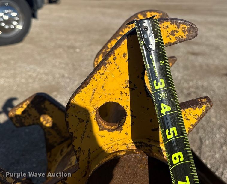 image for item NU9674 (2) buckets