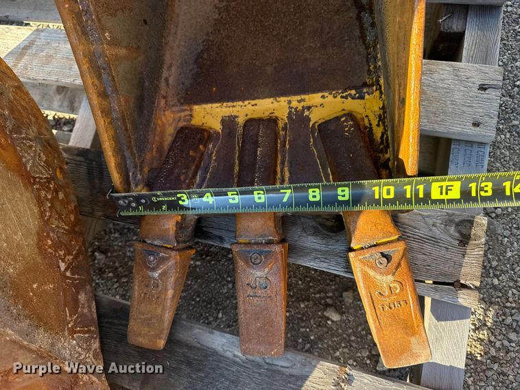 image for item NU9674 (2) buckets