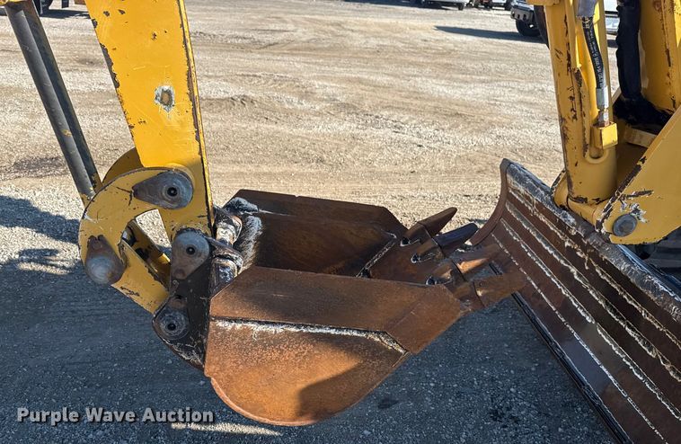 image for item NU9677 2015 Vermeer RTX750 trencher