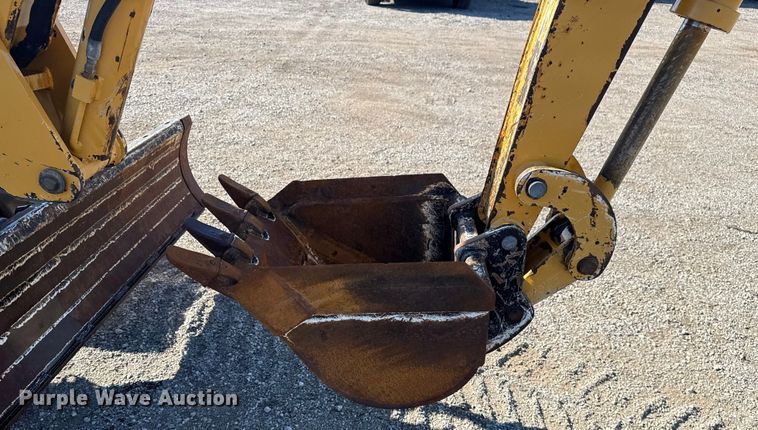 image for item NU9677 2015 Vermeer RTX750 trencher