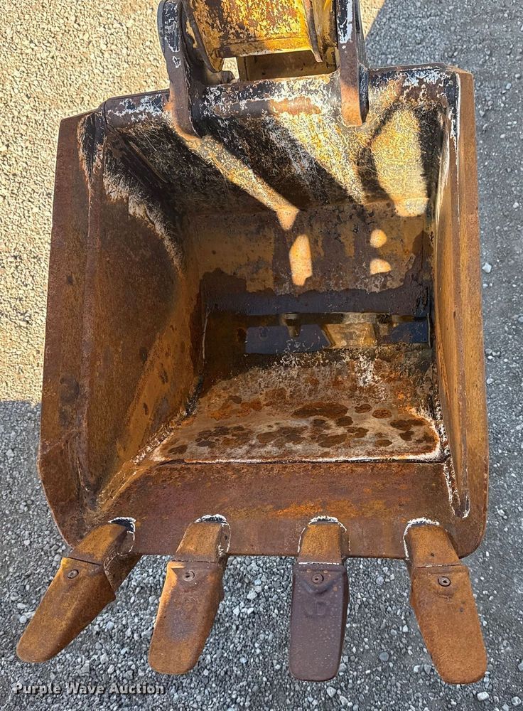 image for item NU9677 2015 Vermeer RTX750 trencher