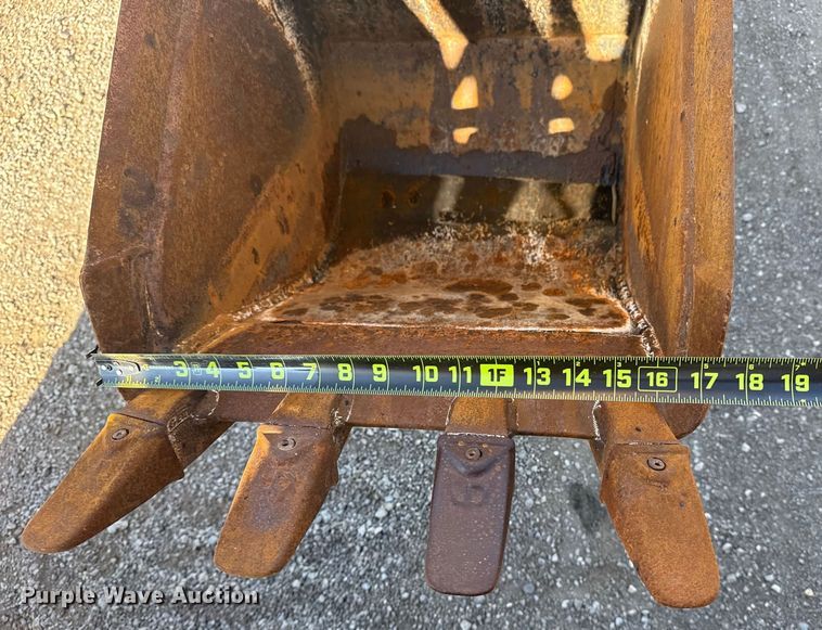 image for item NU9677 2015 Vermeer RTX750 trencher