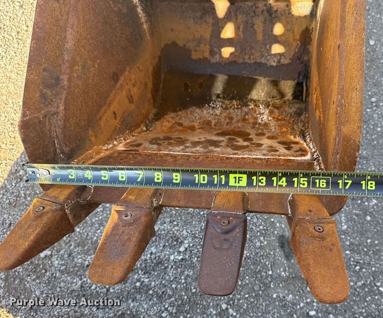 image for item NU9677 2015 Vermeer RTX750 trencher