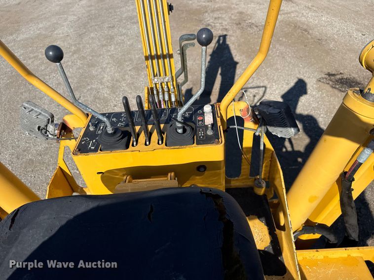 image for item NU9677 2015 Vermeer RTX750 trencher