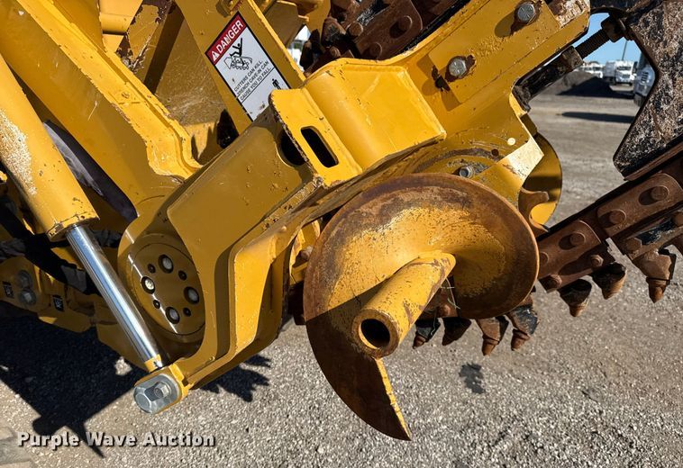 image for item NU9677 2015 Vermeer RTX750 trencher