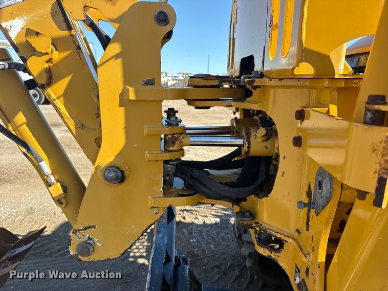 image for item NU9677 2015 Vermeer RTX750 trencher