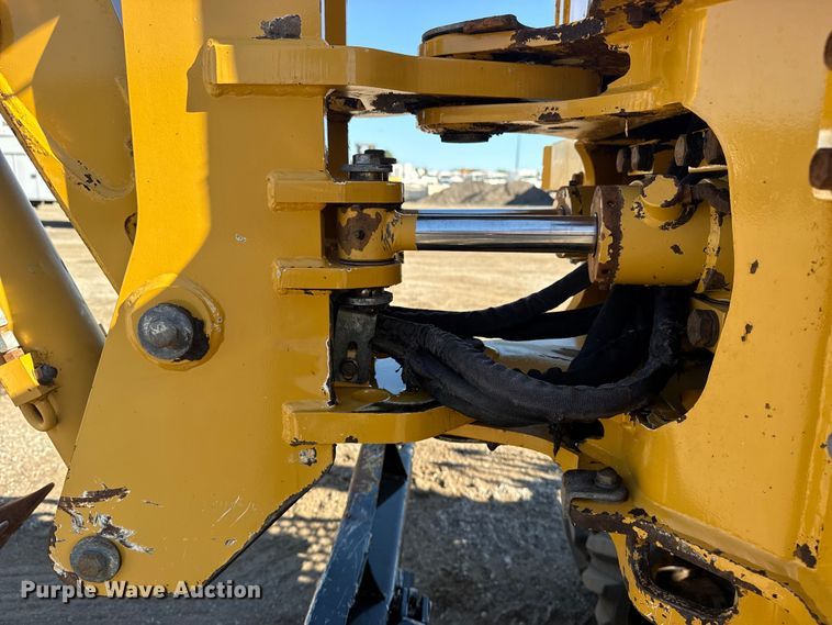 image for item NU9677 2015 Vermeer RTX750 trencher