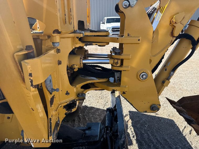 image for item NU9677 2015 Vermeer RTX750 trencher