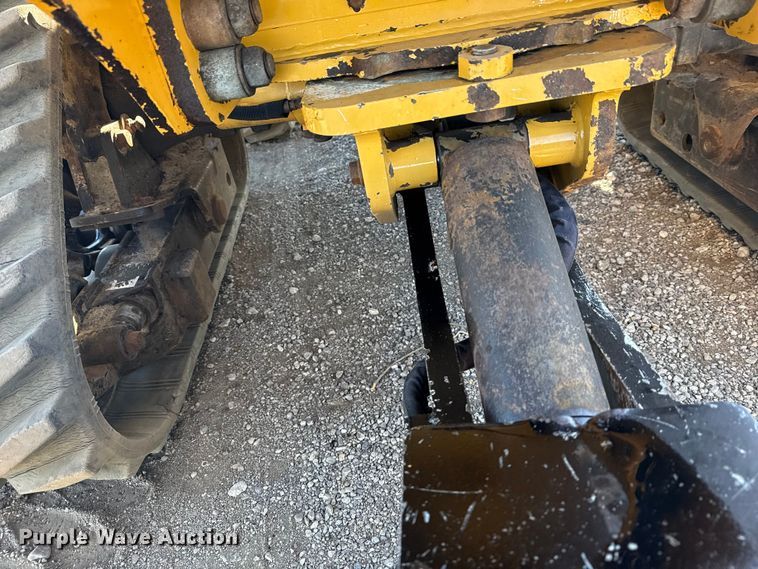 image for item NU9677 2015 Vermeer RTX750 trencher