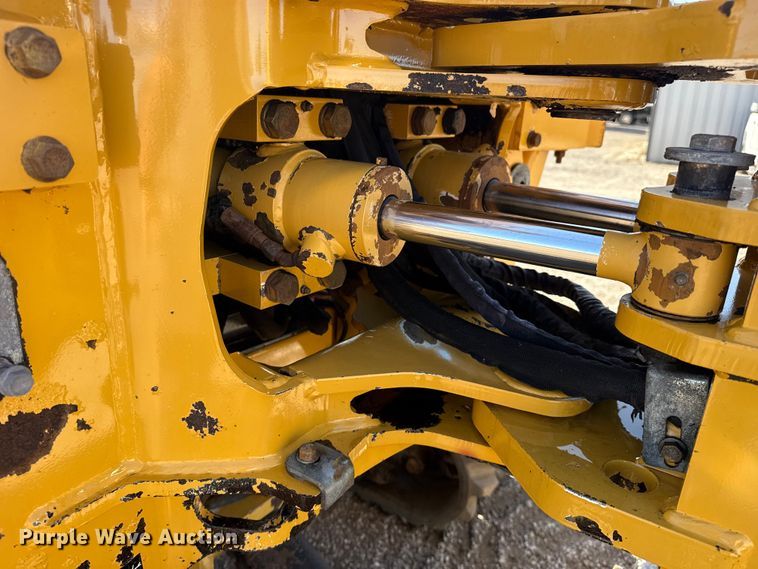 image for item NU9677 2015 Vermeer RTX750 trencher