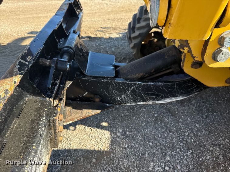 image for item NU9677 2015 Vermeer RTX750 trencher