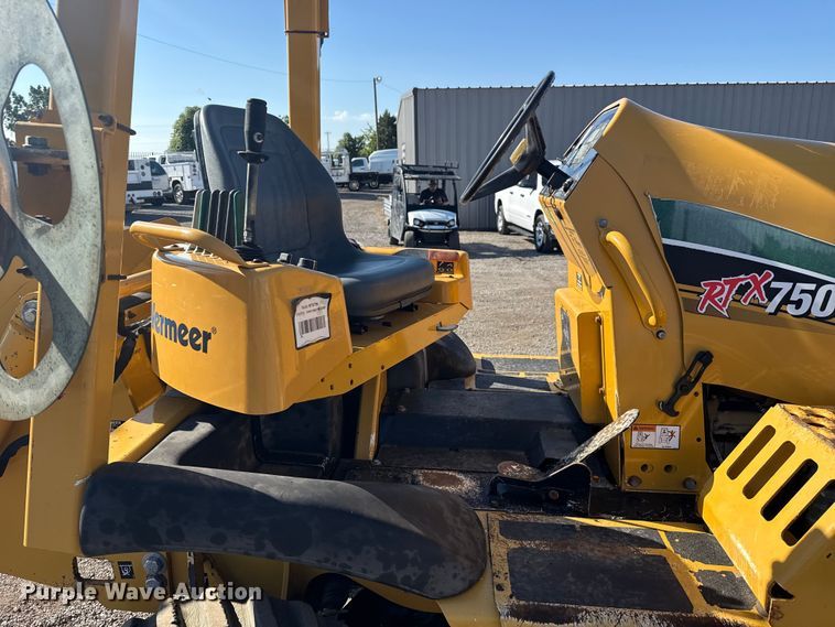image for item NU9677 2015 Vermeer RTX750 trencher
