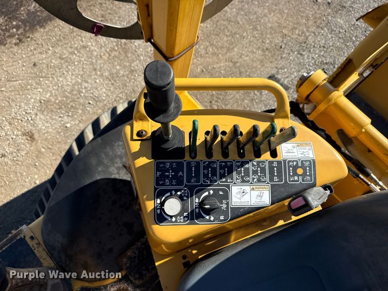 image for item NU9677 2015 Vermeer RTX750 trencher