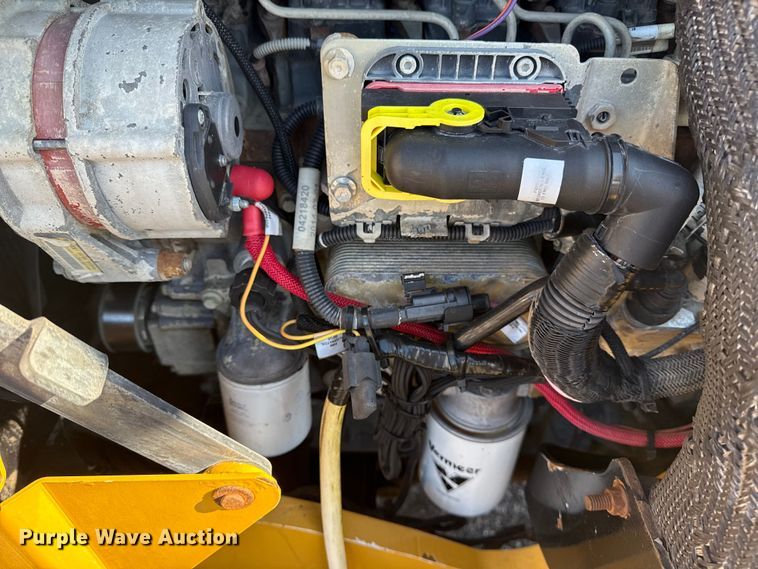 image for item NU9677 2015 Vermeer RTX750 trencher