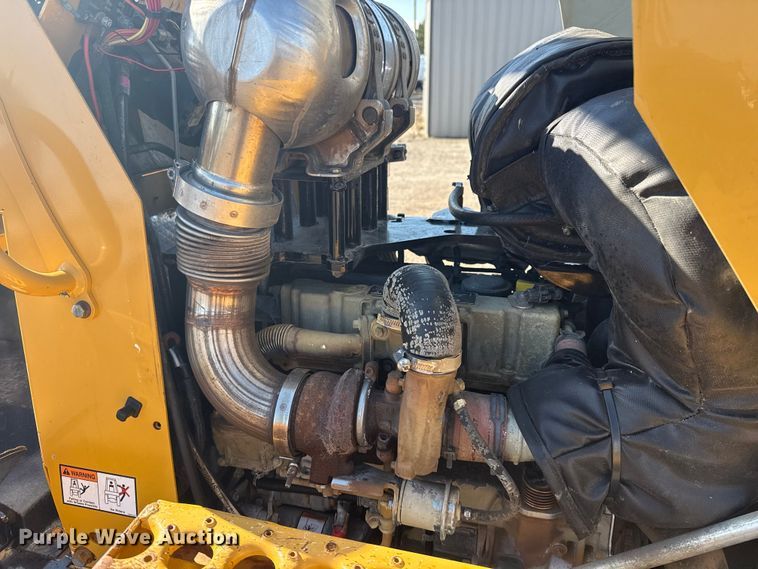 image for item NU9677 2015 Vermeer RTX750 trencher