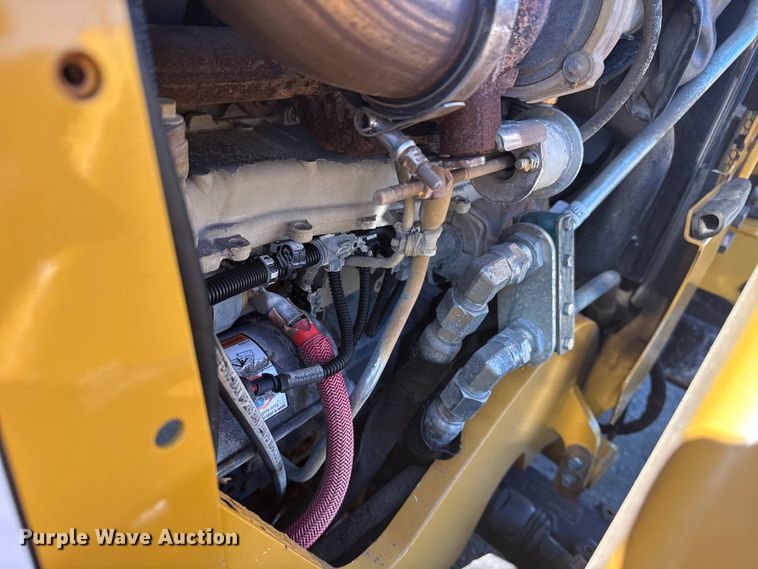 image for item NU9677 2015 Vermeer RTX750 trencher