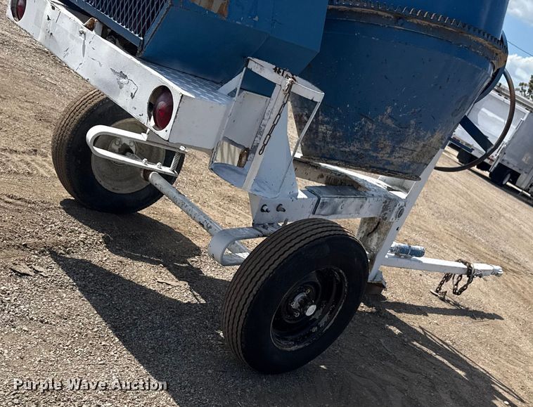image for item NU9680 Cement mixer