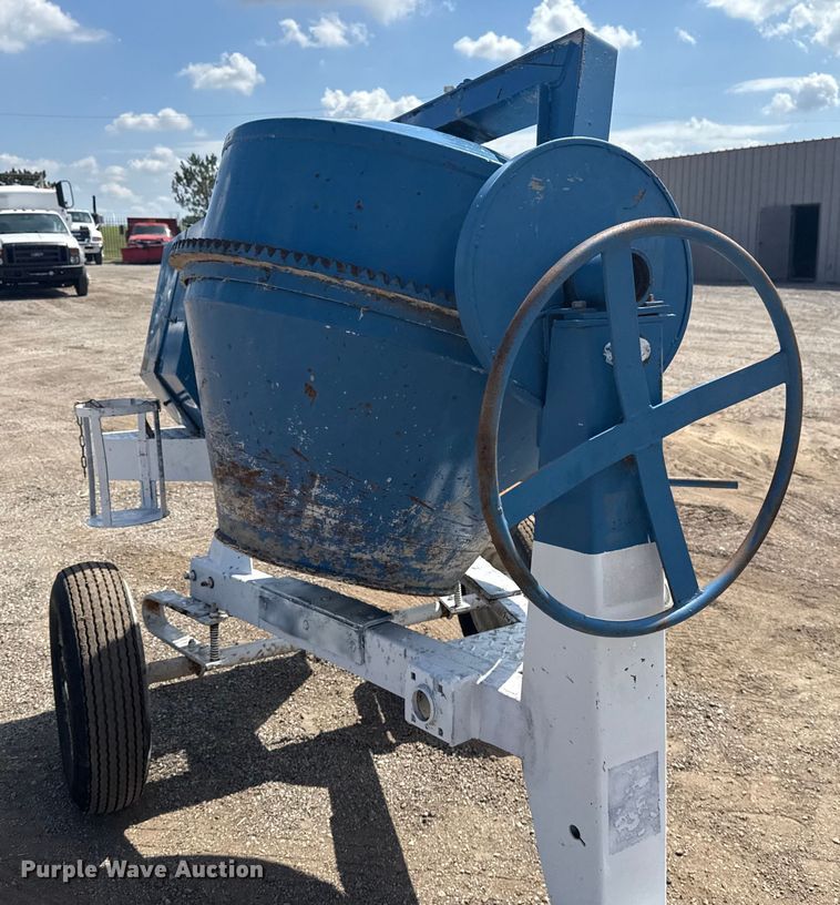 image for item NU9680 Cement mixer
