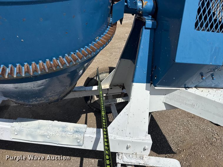 image for item NU9680 Cement mixer