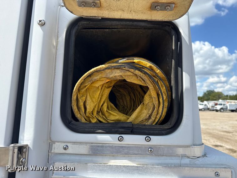 image for item NU9681 2008 Ford F450 Super Duty utility / service truck