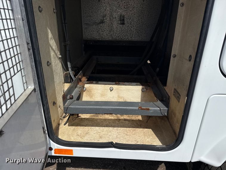 image for item NU9681 2008 Ford F450 Super Duty utility / service truck