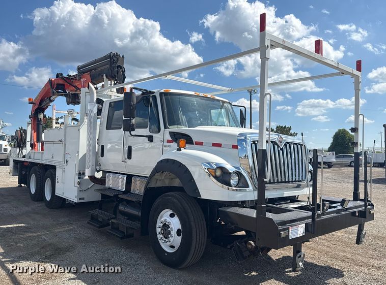 image for item NU9684 2012 International 7600 Crew Cab crane truck