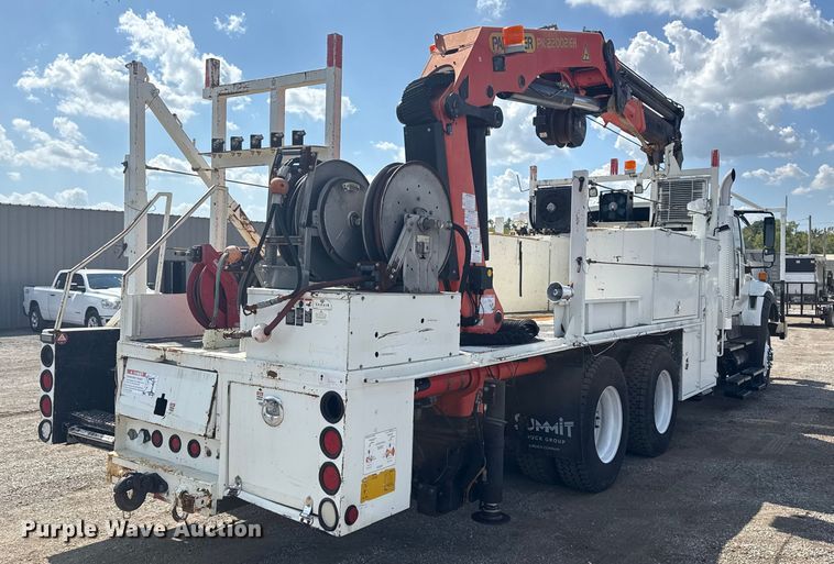 image for item NU9684 2012 International 7600 Crew Cab crane truck