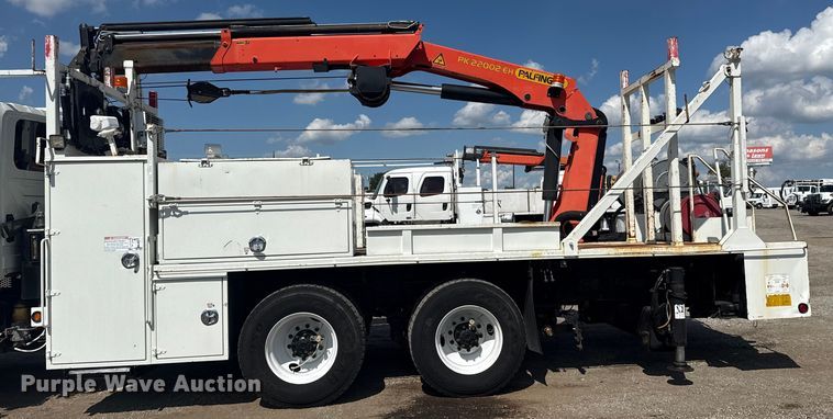 image for item NU9684 2012 International 7600 Crew Cab crane truck