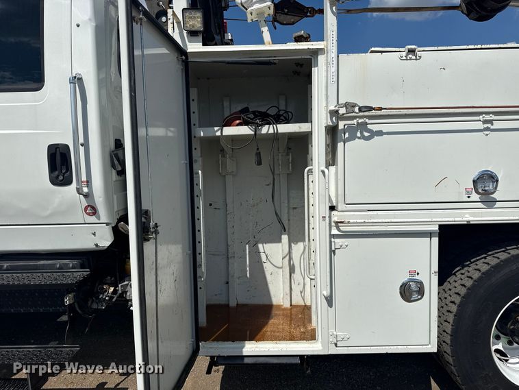 image for item NU9684 2012 International 7600 Crew Cab crane truck