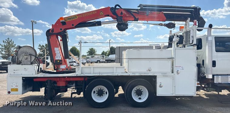 image for item NU9684 2012 International 7600 Crew Cab crane truck