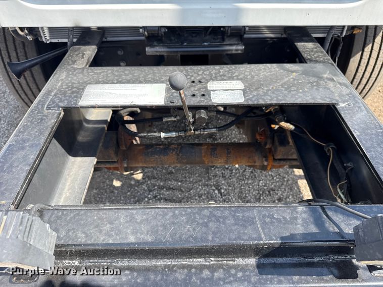 image for item NU9684 2012 International 7600 Crew Cab crane truck