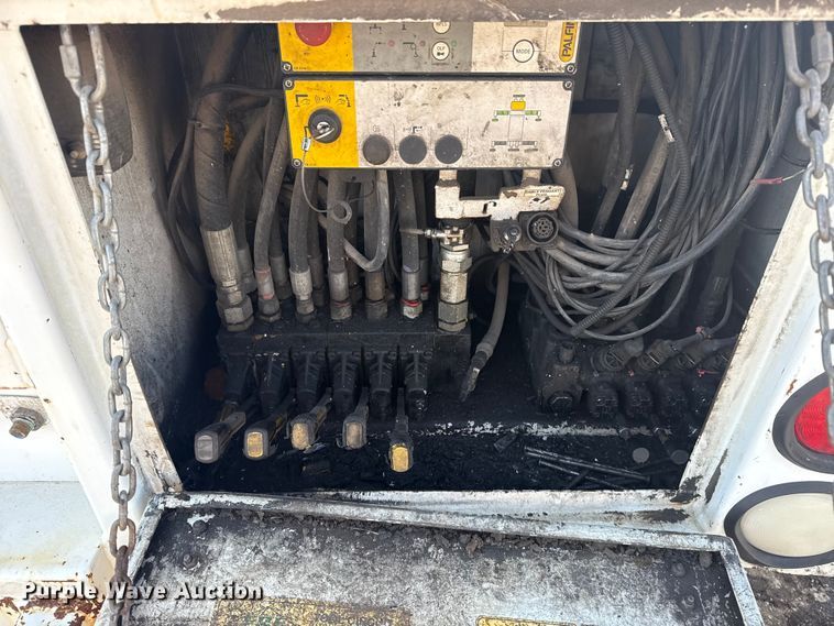 image for item NU9684 2012 International 7600 Crew Cab crane truck