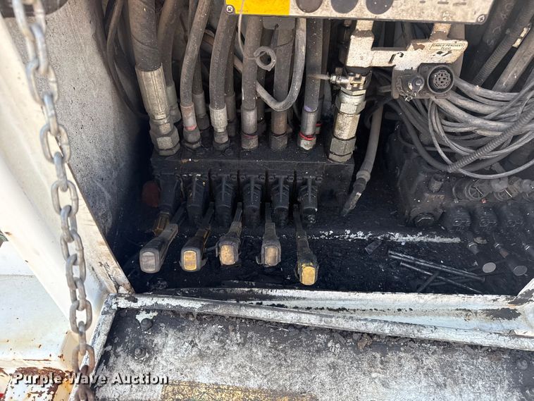 image for item NU9684 2012 International 7600 Crew Cab crane truck