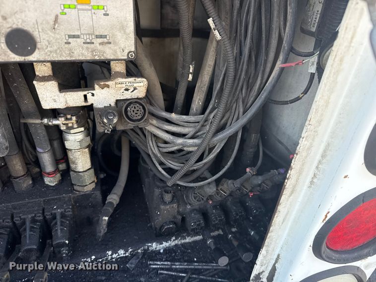 image for item NU9684 2012 International 7600 Crew Cab crane truck