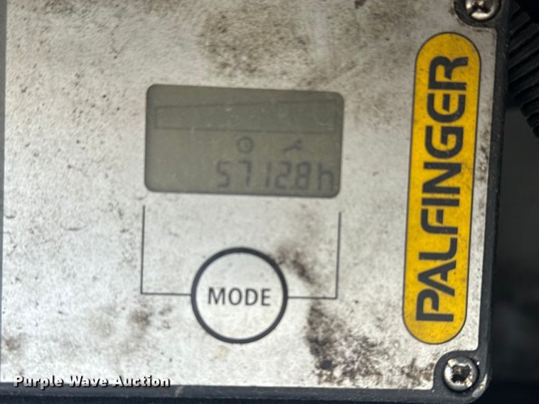 image for item NU9684 2012 International 7600 Crew Cab crane truck