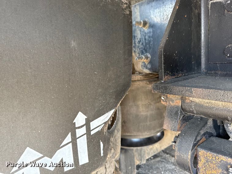 image for item NU9684 2012 International 7600 Crew Cab crane truck