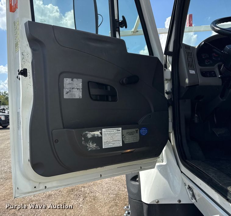 image for item NU9684 2012 International 7600 Crew Cab crane truck