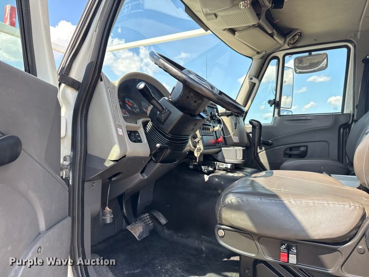 image for item NU9684 2012 International 7600 Crew Cab crane truck