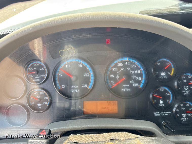 image for item NU9684 2012 International 7600 Crew Cab crane truck