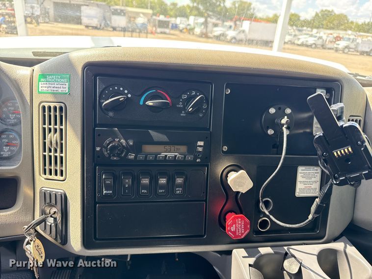 image for item NU9684 2012 International 7600 Crew Cab crane truck