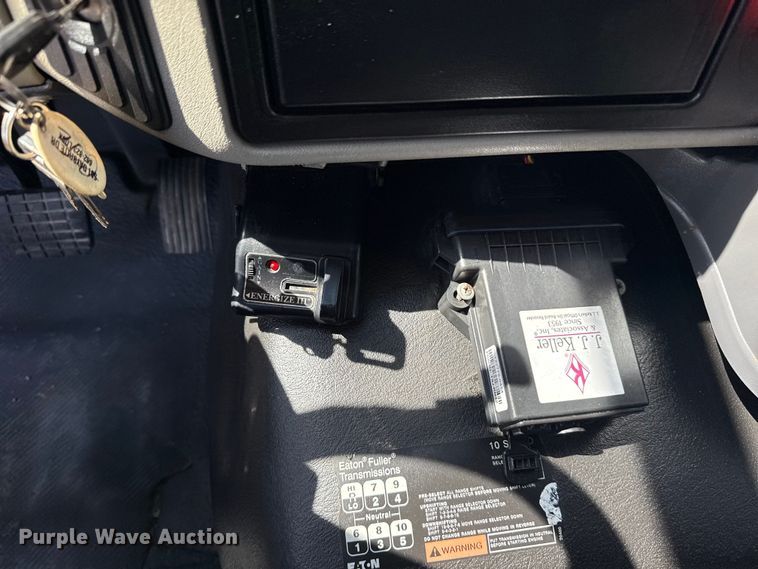 image for item NU9684 2012 International 7600 Crew Cab crane truck